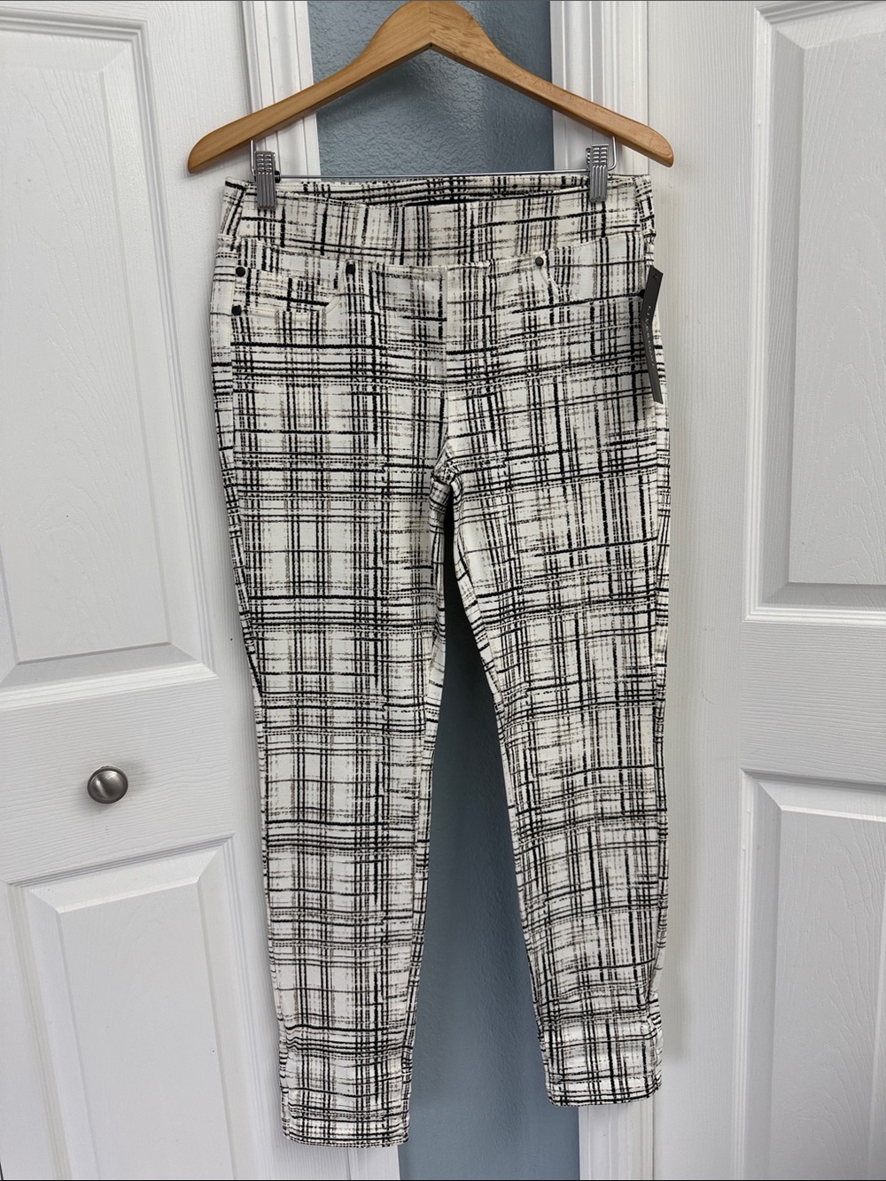 NWTLiverpool Jeans Company Black & White Plaid Skinny Jeans size 10/30